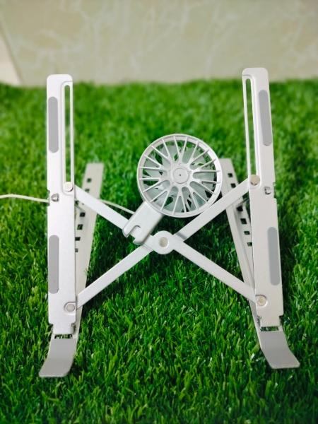 Laptop stand with cooling fan