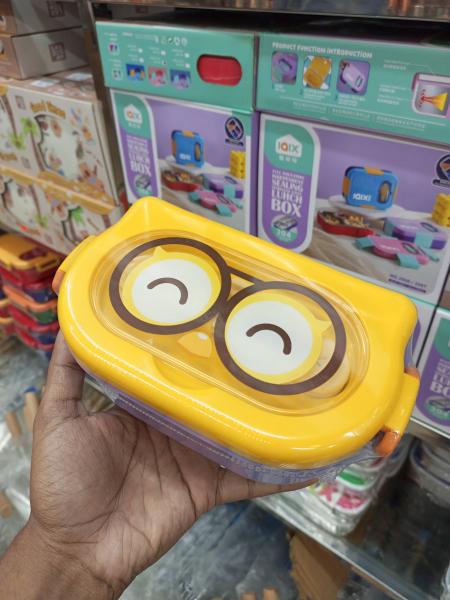 Cute cartoon plastic lunch box for students, trendy lunch box for office use