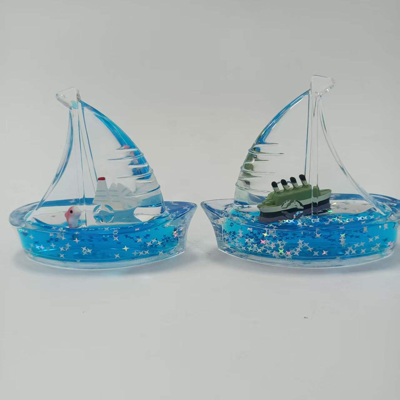 Unsinkable Cruise Ship Fluid Drift Bottle